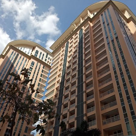 Venice Mckinley Hill Taguig Bgc Exterior foto